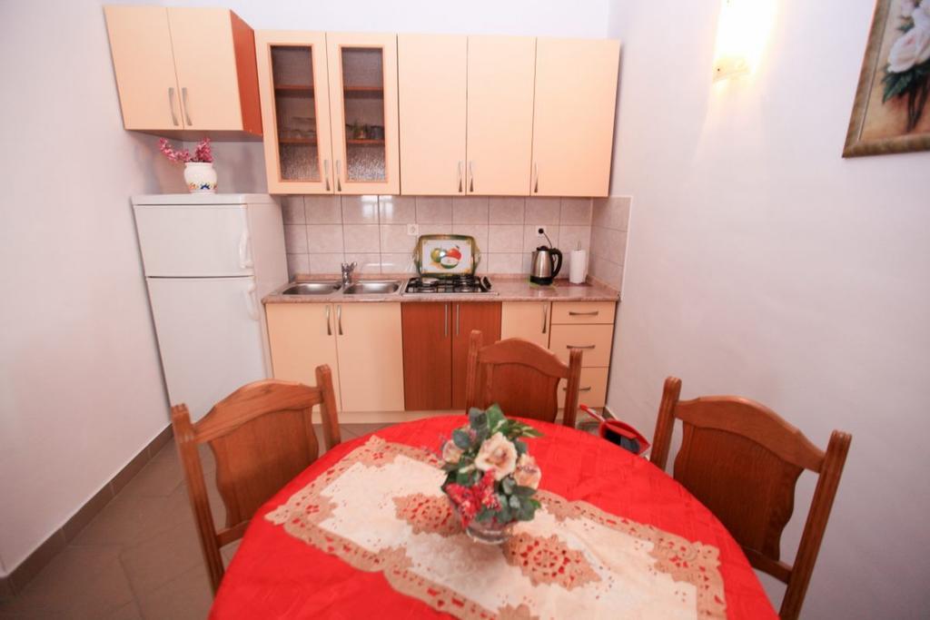 Apartments Franc Povljana Room photo